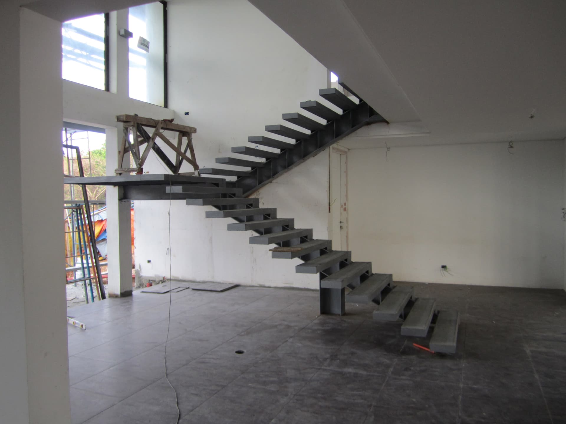 Treppen konfigurieren: So verstehen Sie die Preisunterschiede zwischen verschiedenen Treppenarten