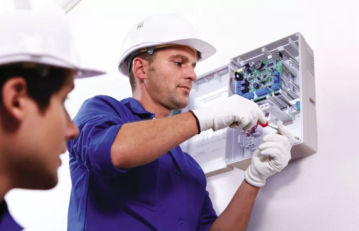 Schritt-für-Schritt-Anleitung zur Prüfung ortsfester elektrischer Anlagen